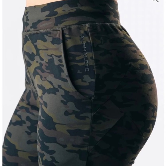 Alphalete Premium Pro-Elite Jogger Muted Camo - Picture 3 of 10